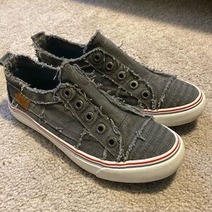 Blowfish dark grey slip on, low rise sneaker